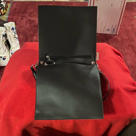 Black Shoulder Bag with Scenic Design - Picture 3 of 8